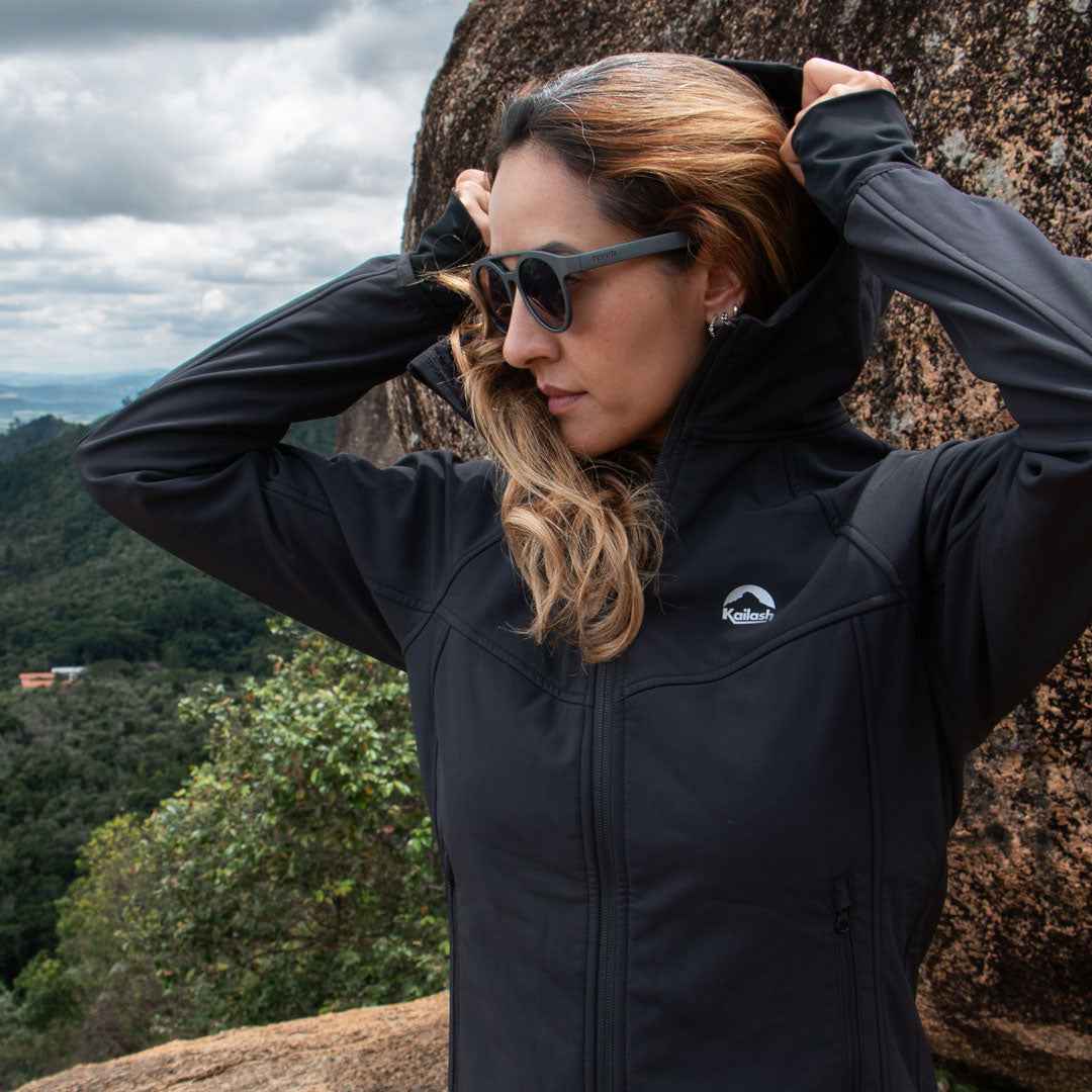 JAQUETA SOFTSHELL ASPEN COM CAPUZ FEMININO